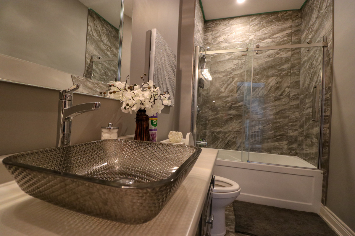 Luxurious Bathroom 4