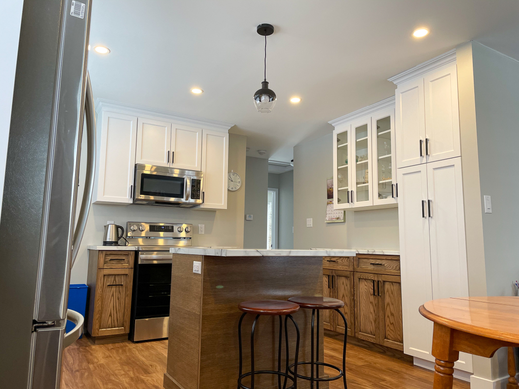 modern-farmhouse-kitchen-in-fort-erie-26